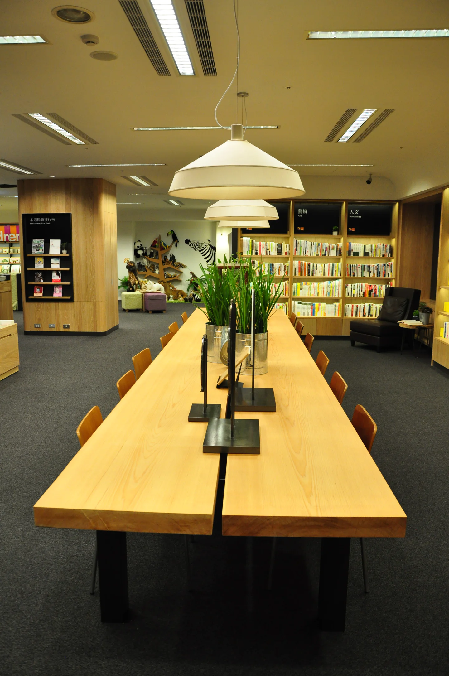 法雅客台中中港店 14